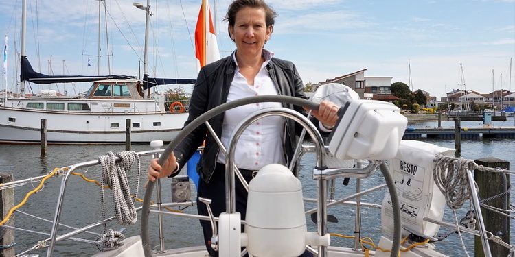 Suzette Oskam aan het roer