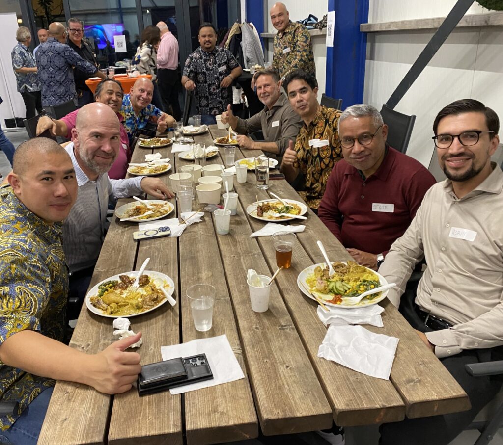 Kumpulan 2025 Indo IT Club makan makan