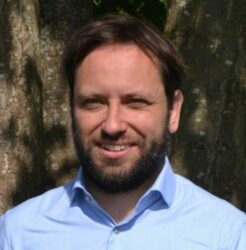 Jos Berià¨re toe tot het bestuur van de Telecom Society