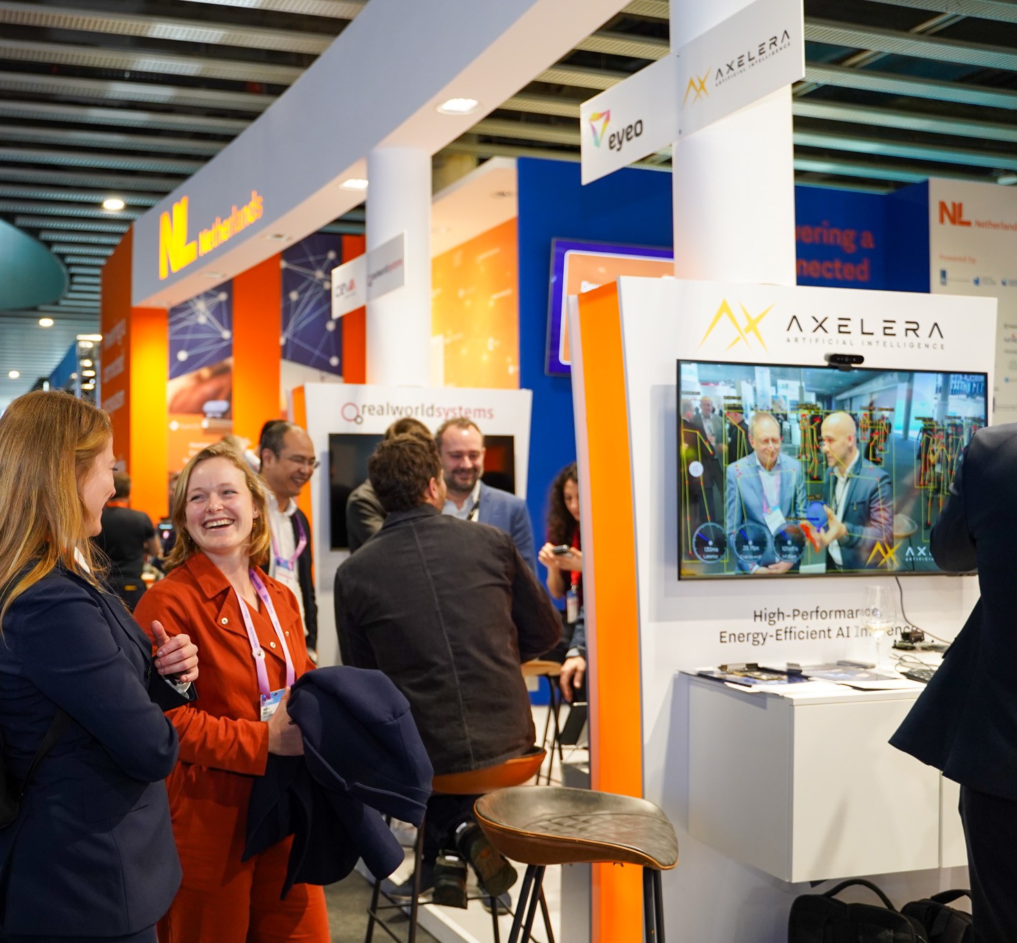 NLmwc26 stand