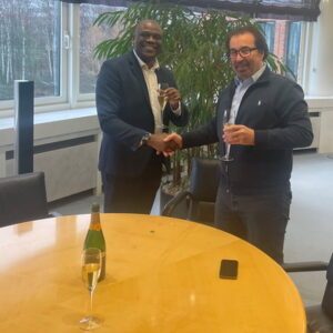 Marlon Deekman rechts managing director Tiptel B.V. - Erhard Schà¤fer links oprichter en eigenaar van Tiptel GmbH