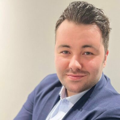 Mürsel Sögütlü van MRM Distribution